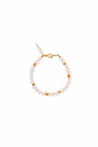 Aline Pearls Bracelet — freshwater pearls with 24K gold-plated clasp, handcrafted in Portugal