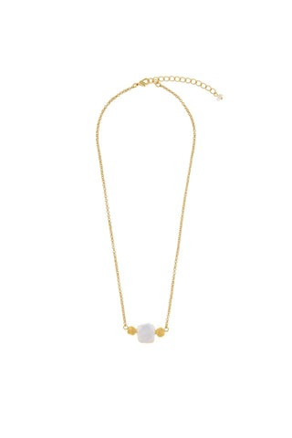Downtown Pearl Necklace — luminous pearls on a refined 24K gold-plated chain, handcrafted in Portugal