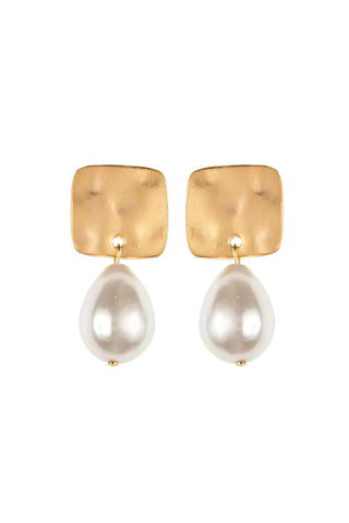 Pearly Drop Earrings with freshwater pearls and 24K gold-plated drop design – handcrafted in Portugal