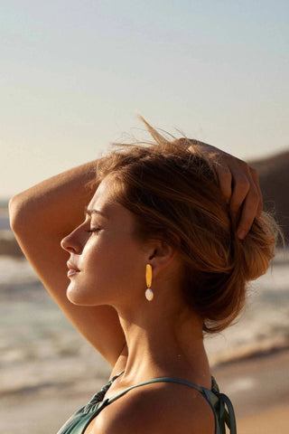 Model wearing Riviera Pearls Earrings – timeless elegance