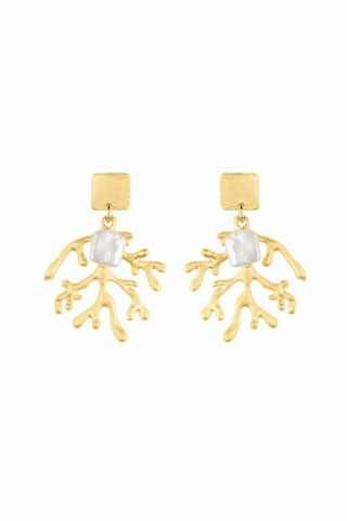 Seaweed Pearl Earrings with freshwater pearls and seaweed-shaped pendants – handcrafted in Portugal